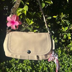 Coach Pebbled Leather Flap Shoulder Bag Cream Beige Pink Interior Y2K Purse